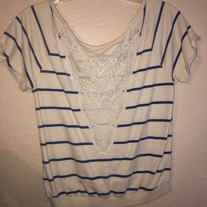 Striped shirt with lace pattern in the BACK